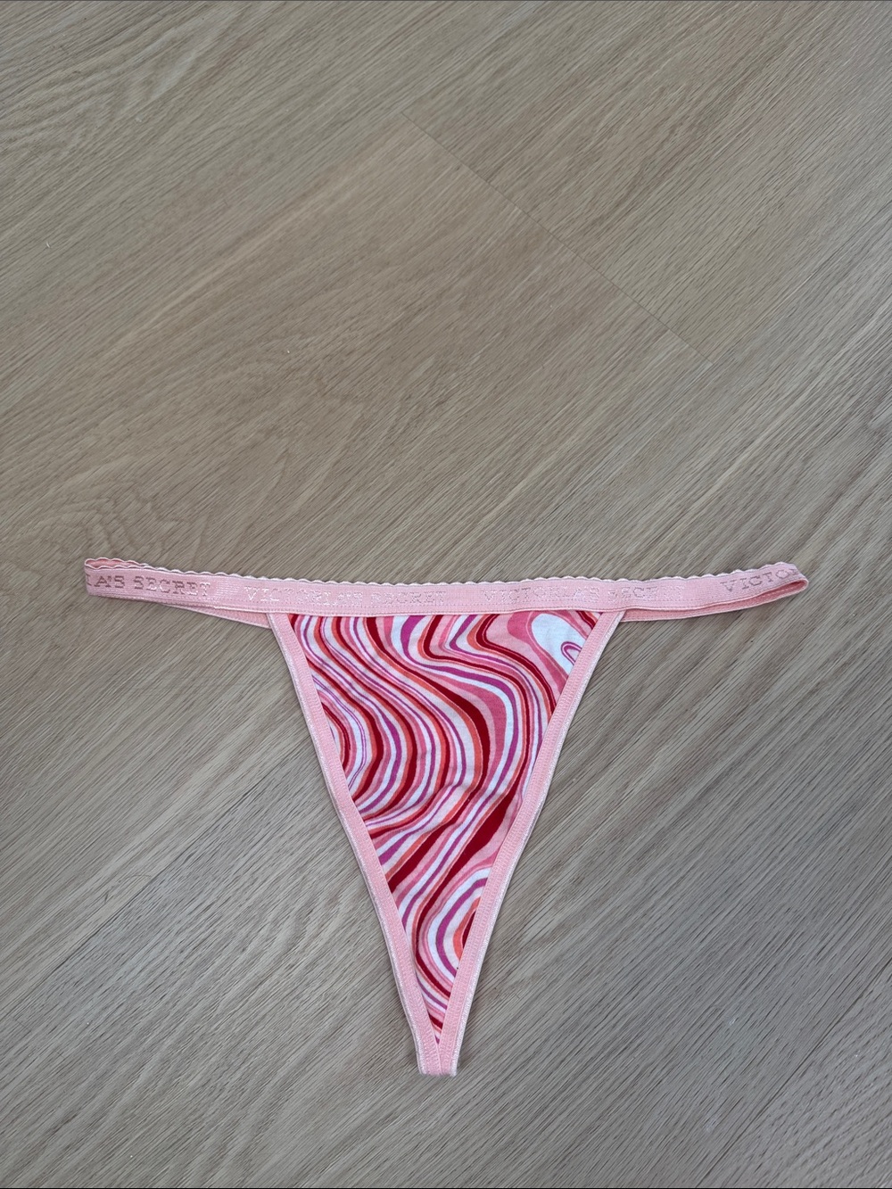 2005 Y2K Vintage Victoria’s Secret Low Rise V String Thong Panty M